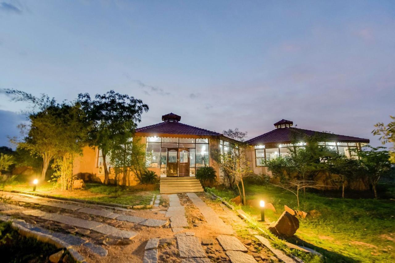 Hampi Heritage & Wilderness Resort-Jungle Lodges Белларі Екстер'єр фото